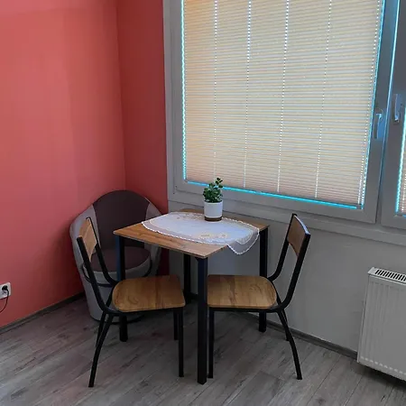 Utulny, Plne Vybaveny V Plane Nad Luznici Tabor